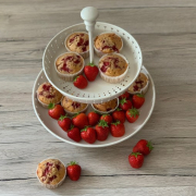 Muffins mit Erdbeeren und Weisser Schokolade