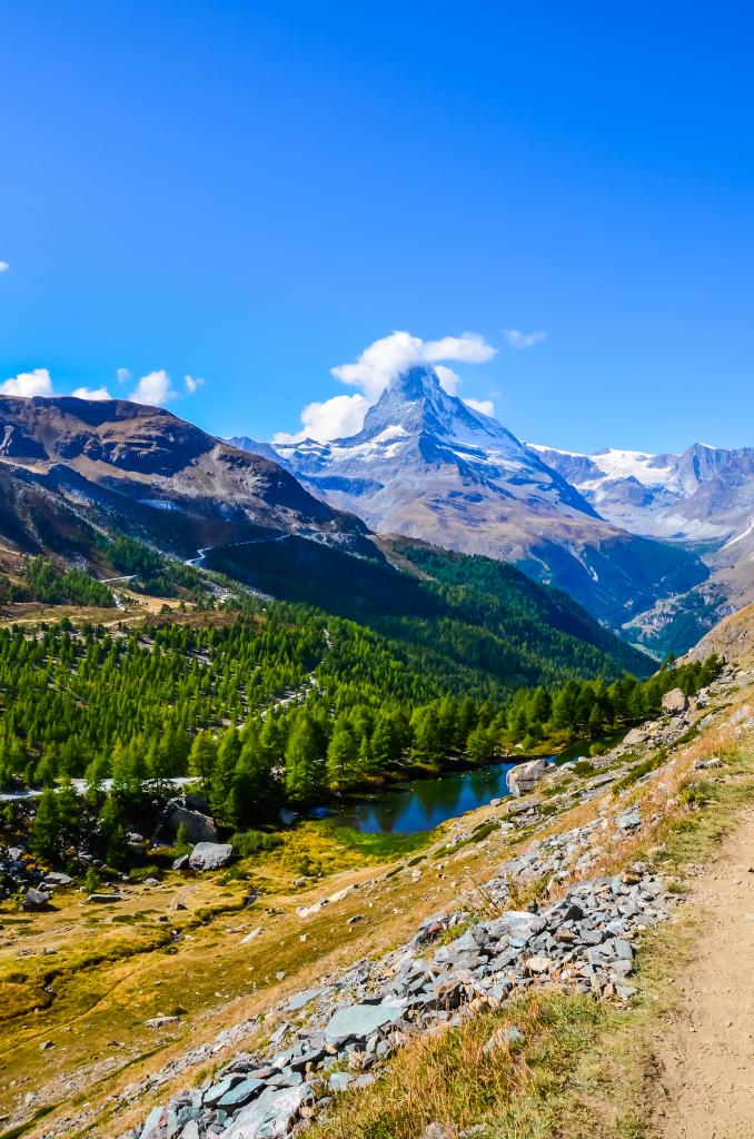 5-Seen-Weg in Zermatt; der Grindjisee vom Stellisee her kommend fotografiert