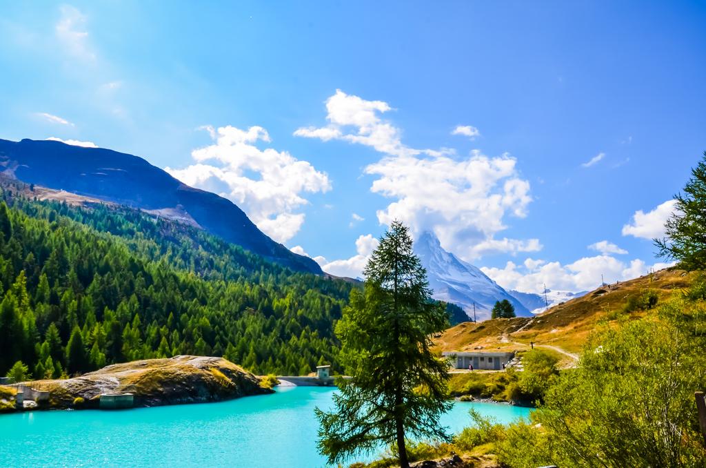 5-Seen-Weg in Zermatt; der Grünsee in seiner unverkennbaren Farbe